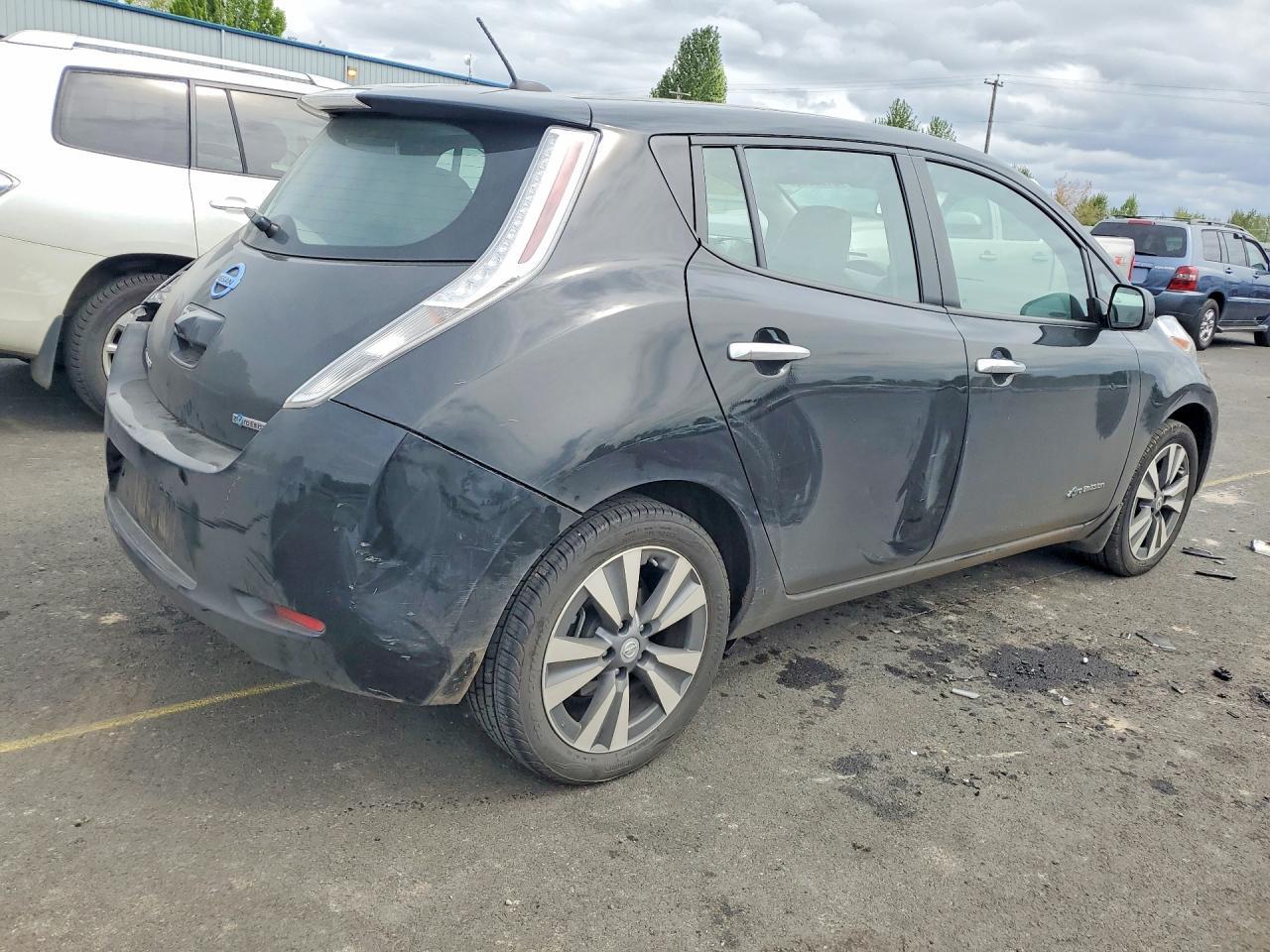 2015 Nissan Leaf S - Image 3
