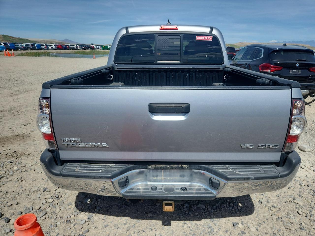 2015 Toyota Tacoma V6 - Image 6