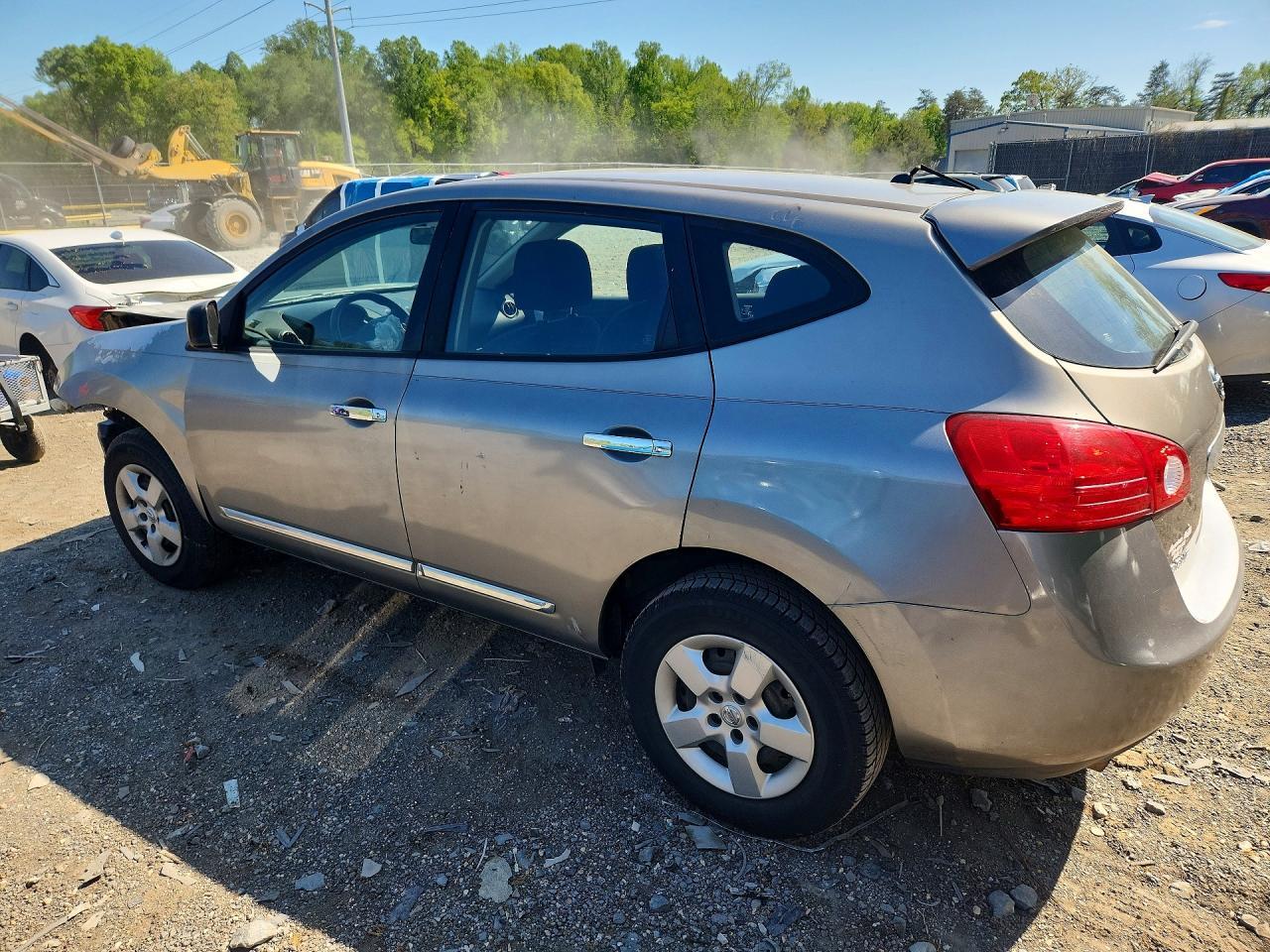 2011 Nissan Rogue S - Image 2