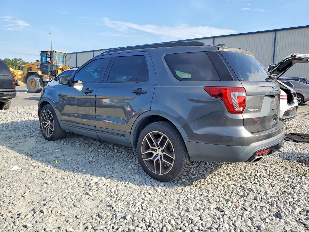 2016 Ford Explorer Sport - Фото 2