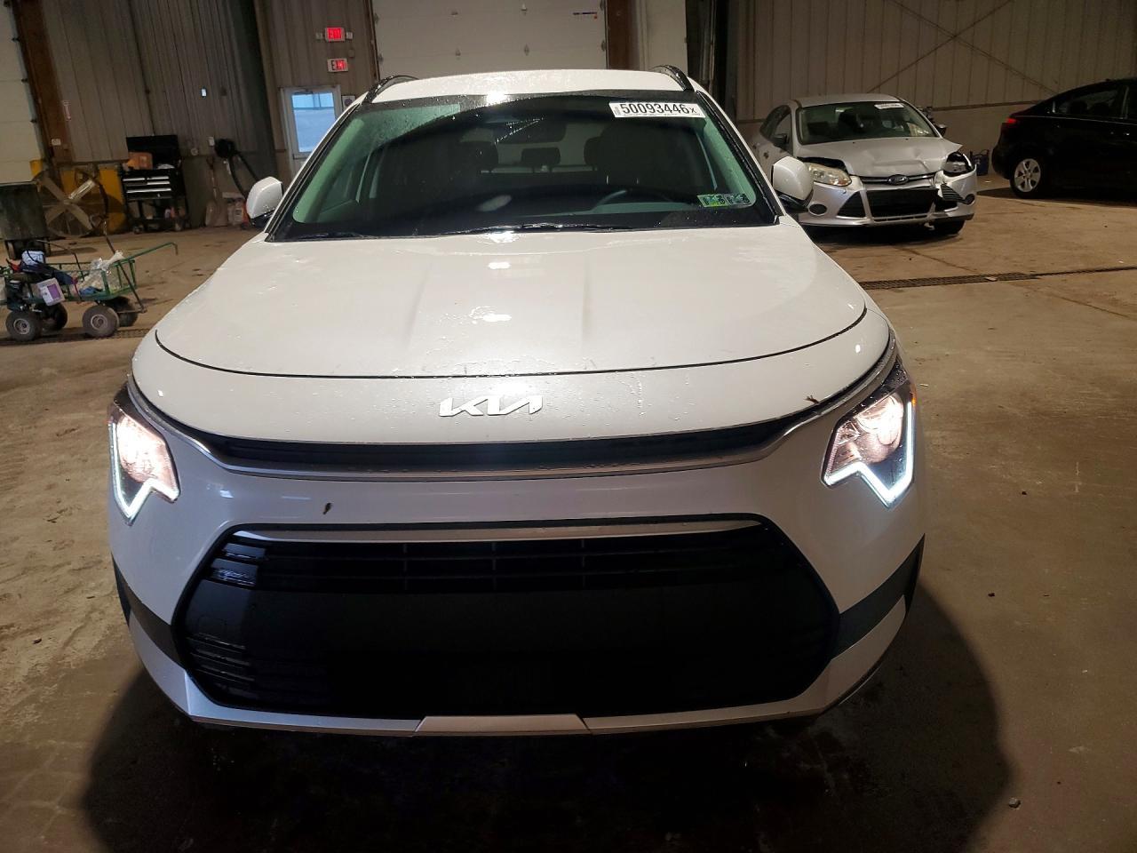 2025 Kia Niro - Image 5