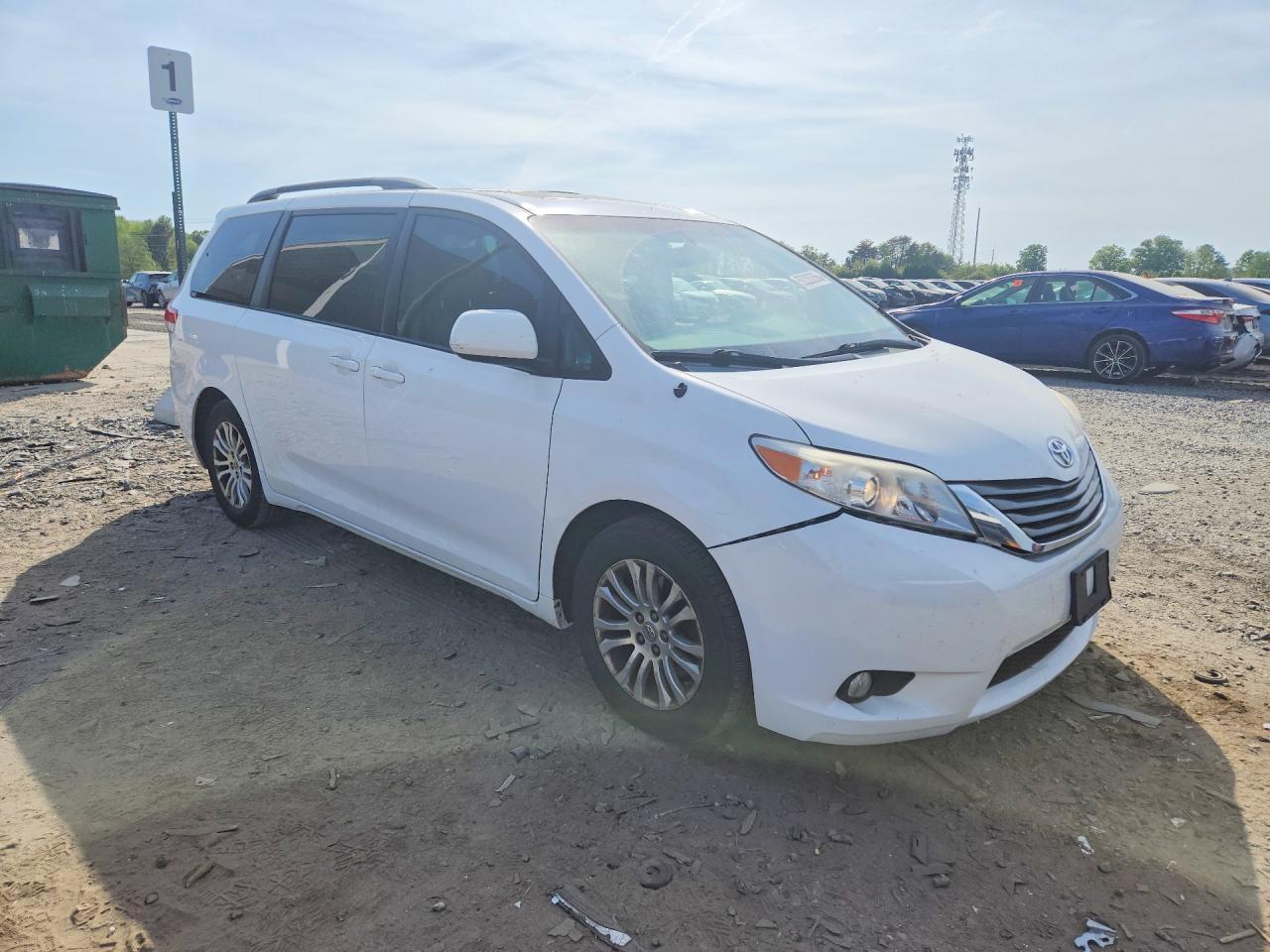 2014 Toyota Sienna Xle 8-Passenger - Фото 4