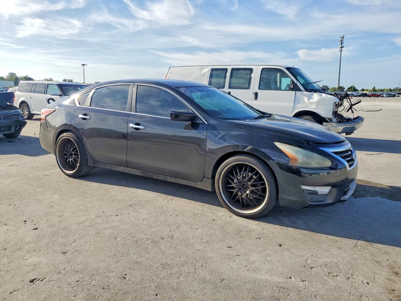 2015 Nissan Altima 2.5 S - Фото 4