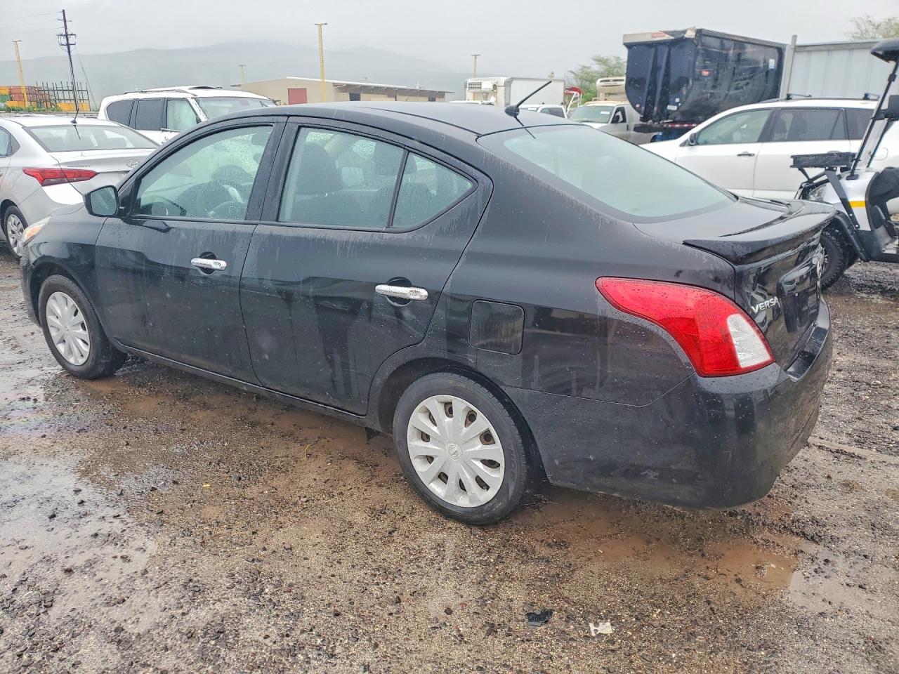 2018 Nissan Versa Sv - Фото 2