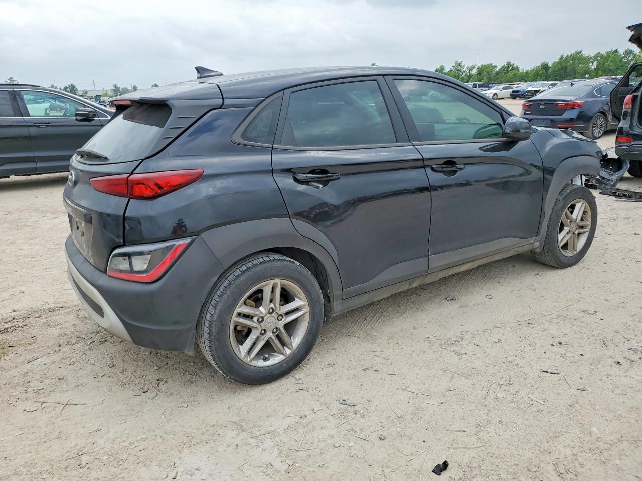 2023 Hyundai Kona Se - Image 3