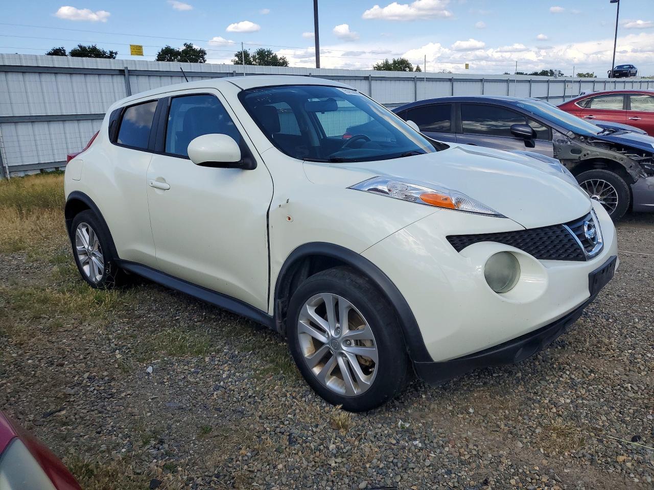 2011 Nissan Juke S - Image 4