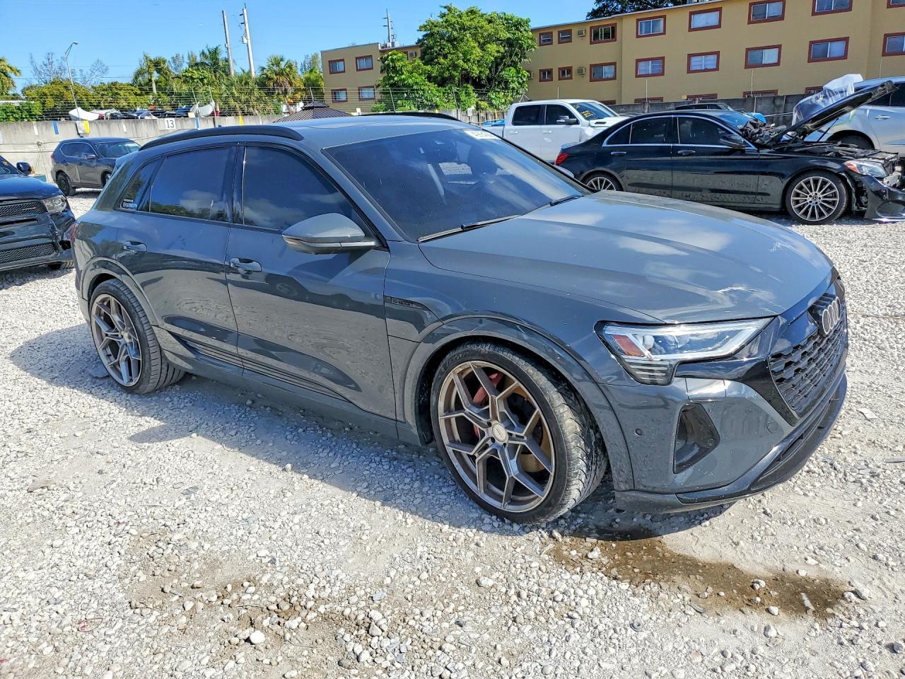2024 Audi Q8 E-Tron Premium Plus - Фото 4