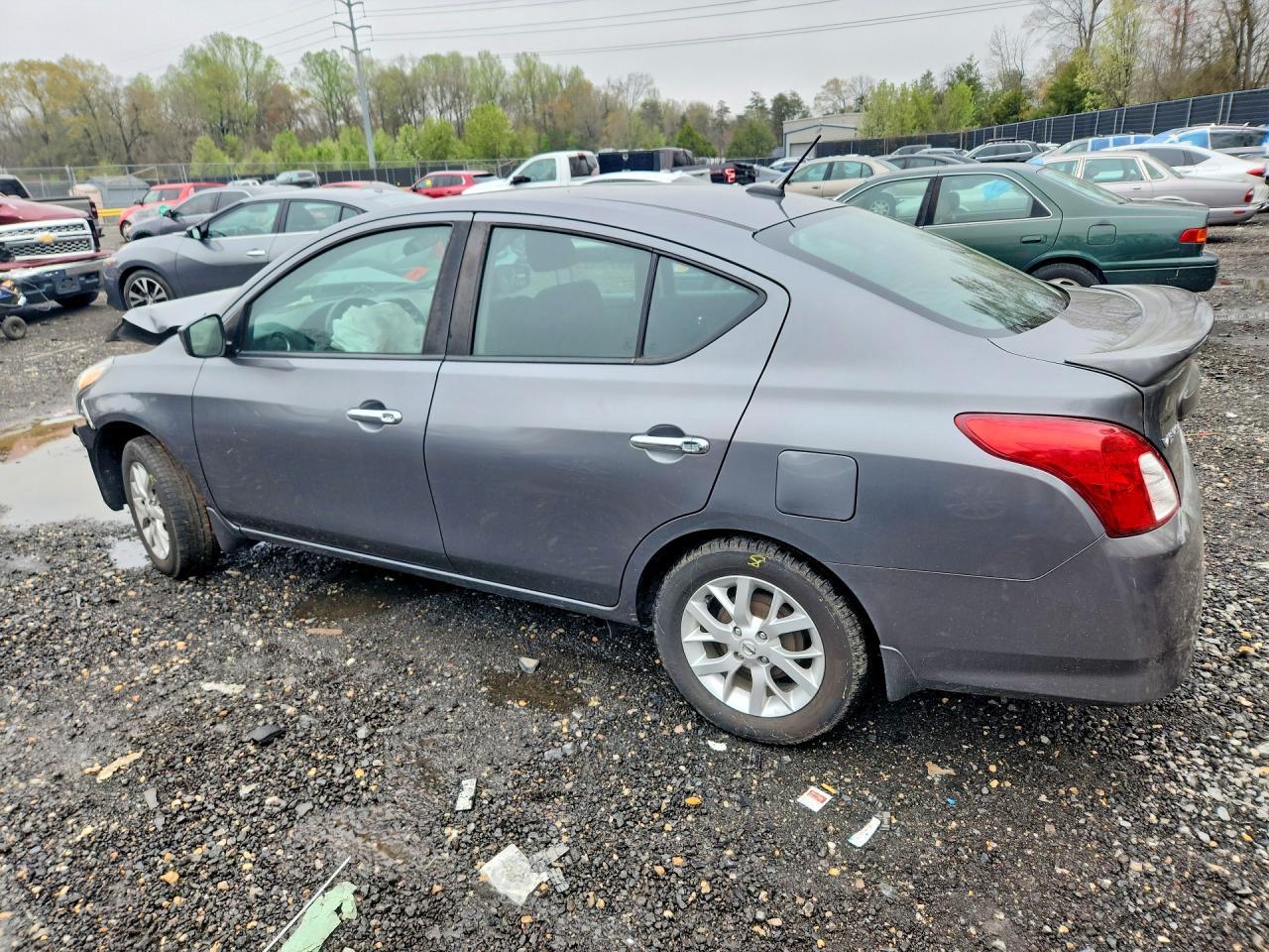 2019 Nissan Versa Sv - Фото 2