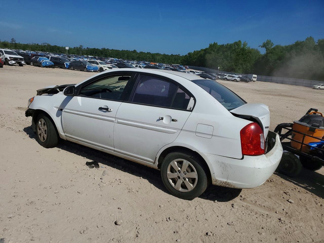 2009 Hyundai Accent Gls - Image 2