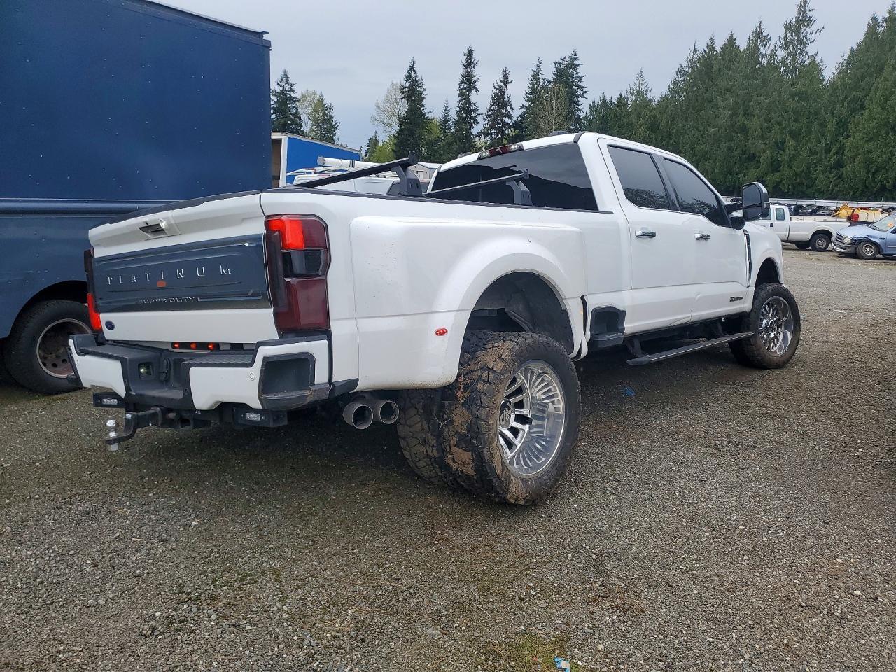 2024 Ford F350 Super Duty - Image 3
