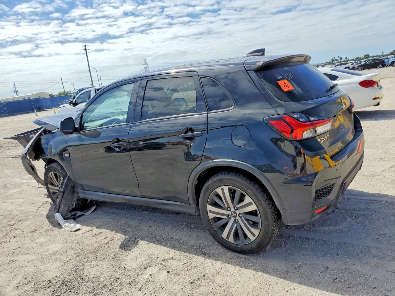 2021 Mitsubishi Outlander Sport Es - Фото 2