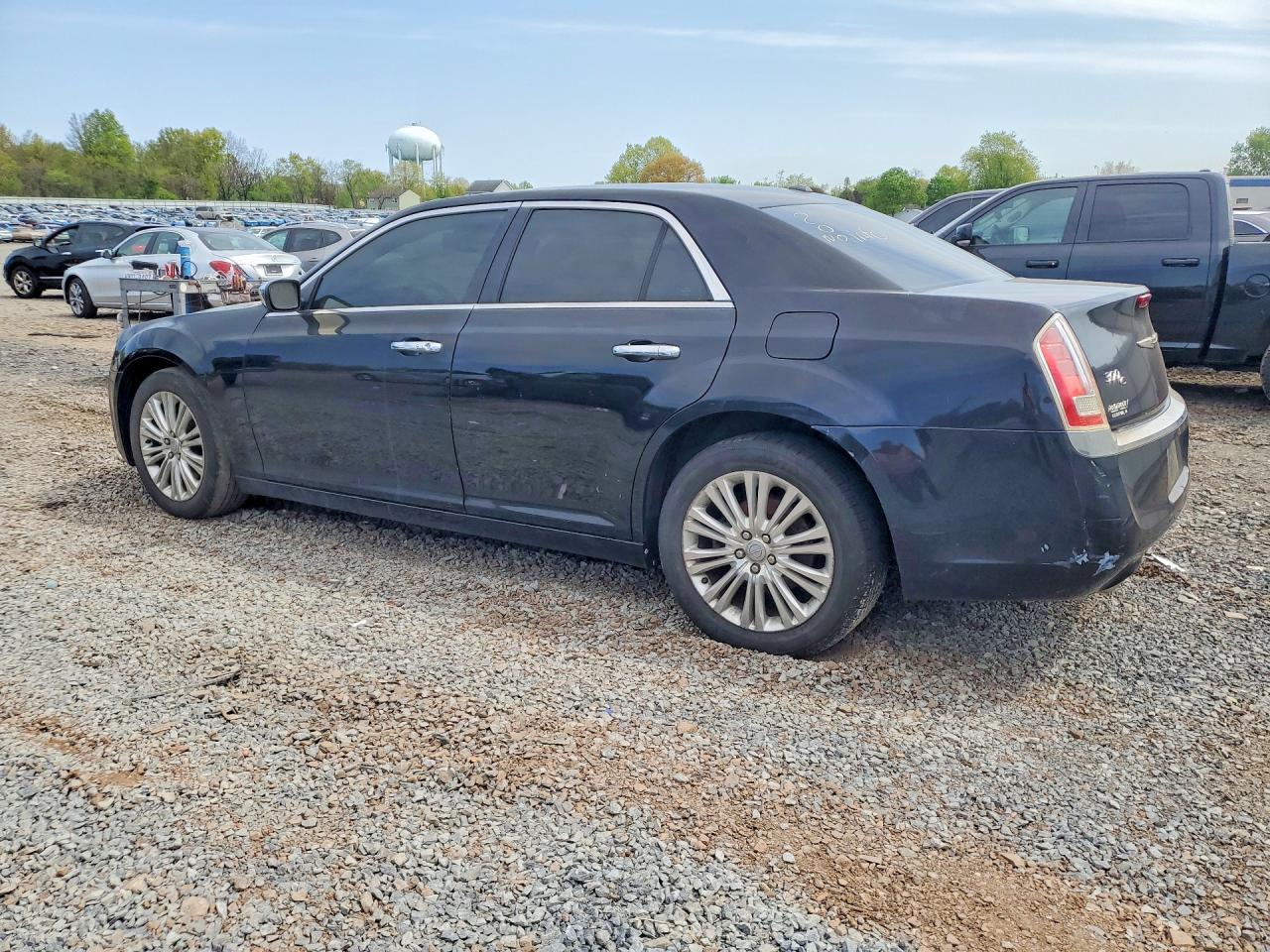 2013 Chrysler 300C - Фото 2