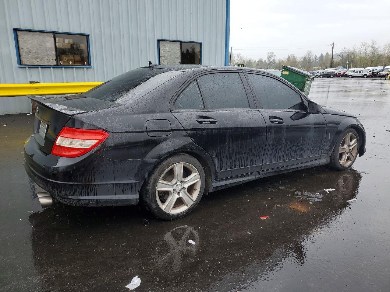 2011 Mercedes-Benz C 300 - Фото 3