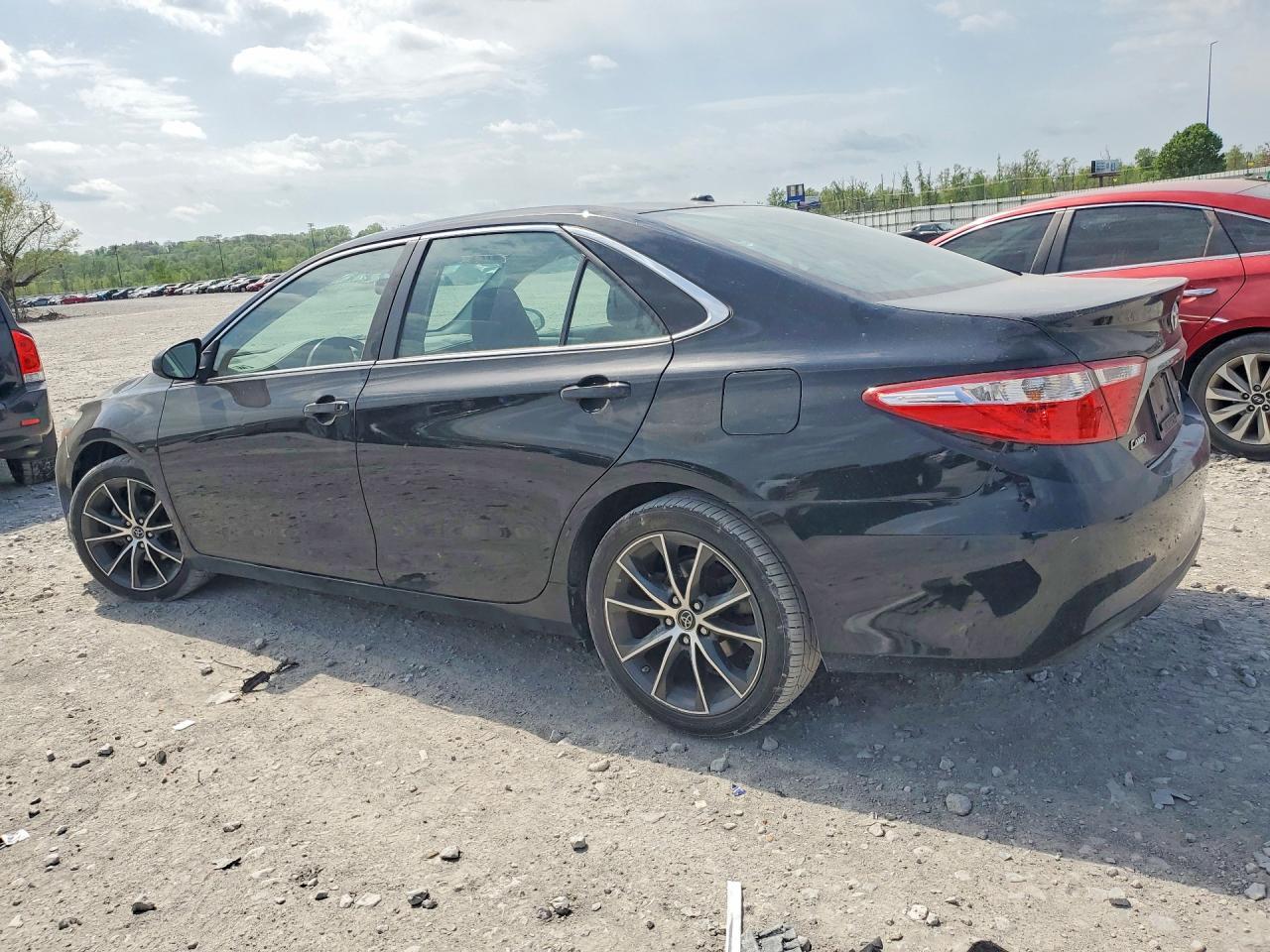 2015 Toyota Camry Xse - Image 2
