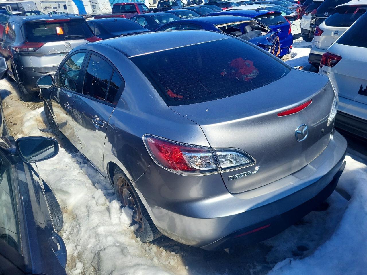2010 Mazda 3 I - Image 2