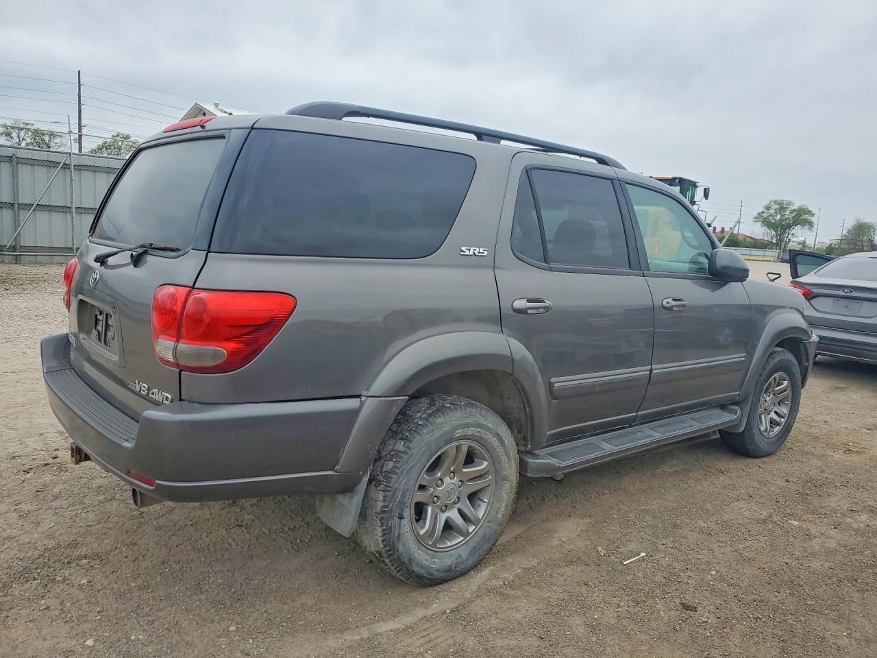 2007 Toyota Sequoia Sr5 - Image 3
