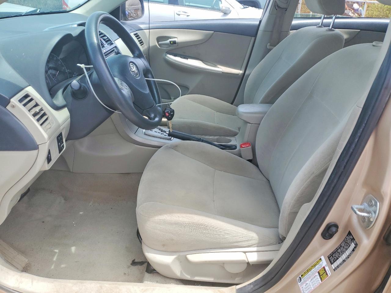 2013 Toyota Corolla L - Фото 7