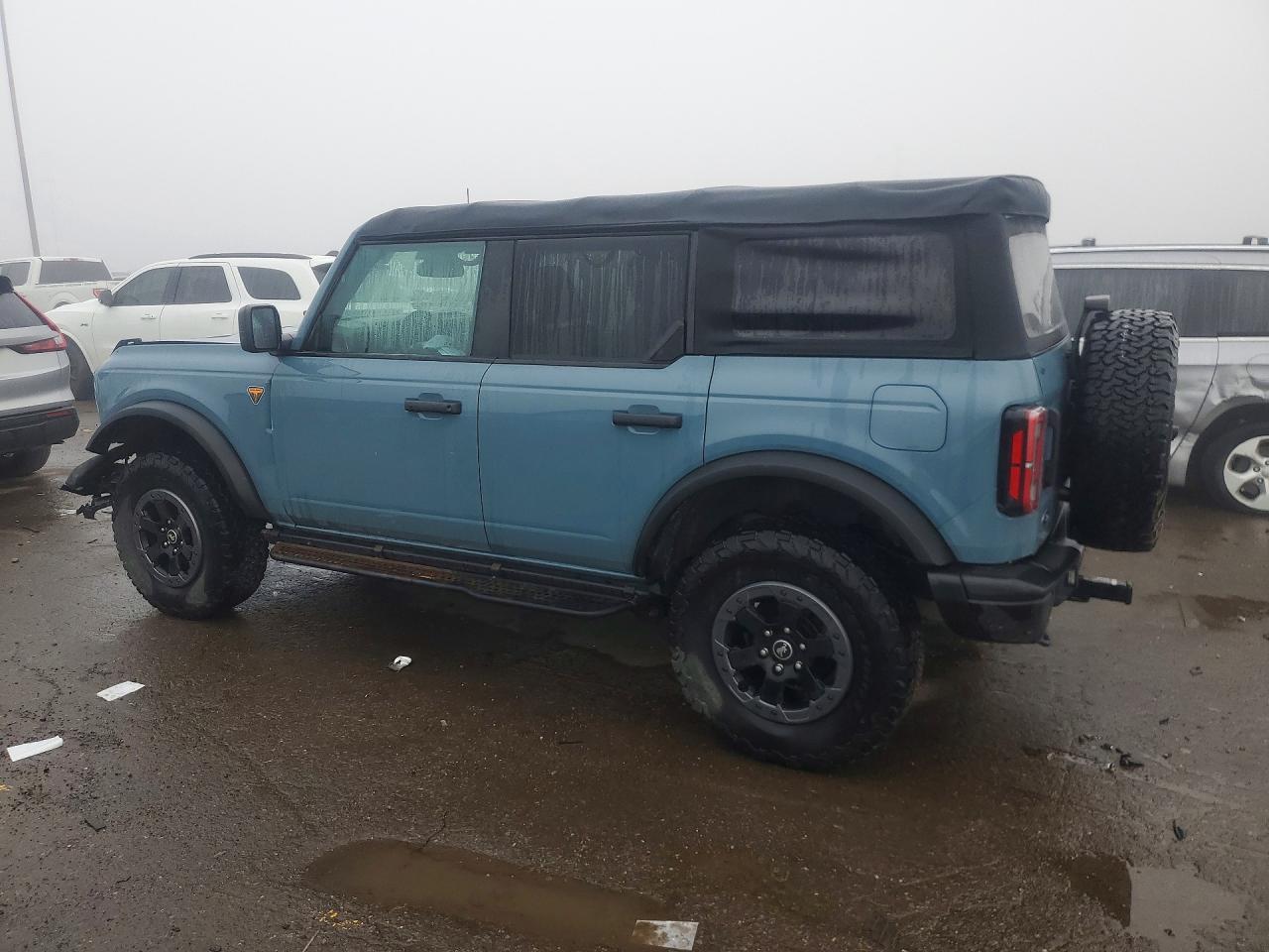 2022 Ford Bronco Base - Image 2