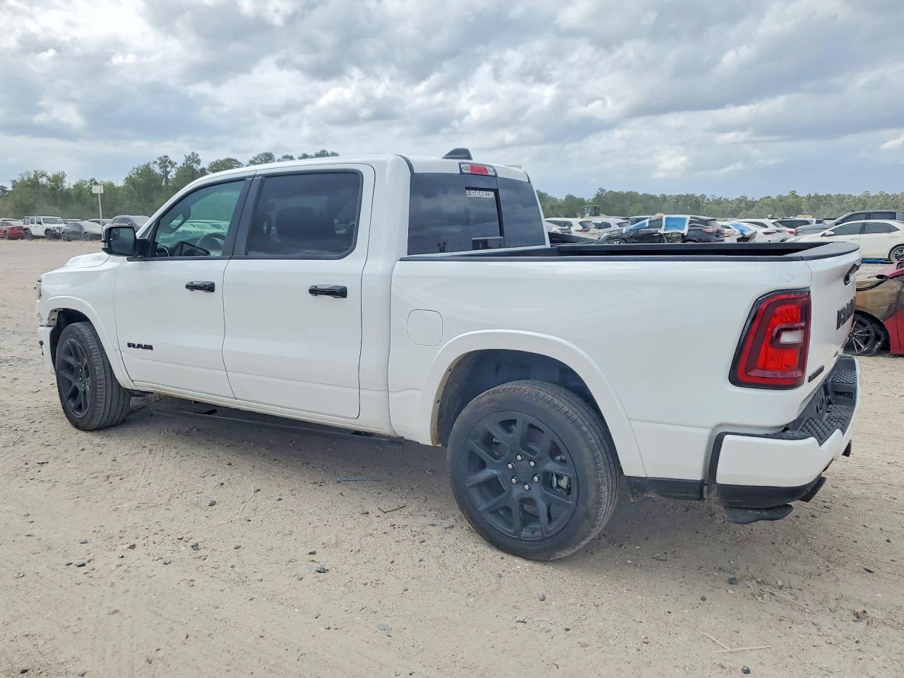 2025 Ram 1500 Laramie - Фото 2