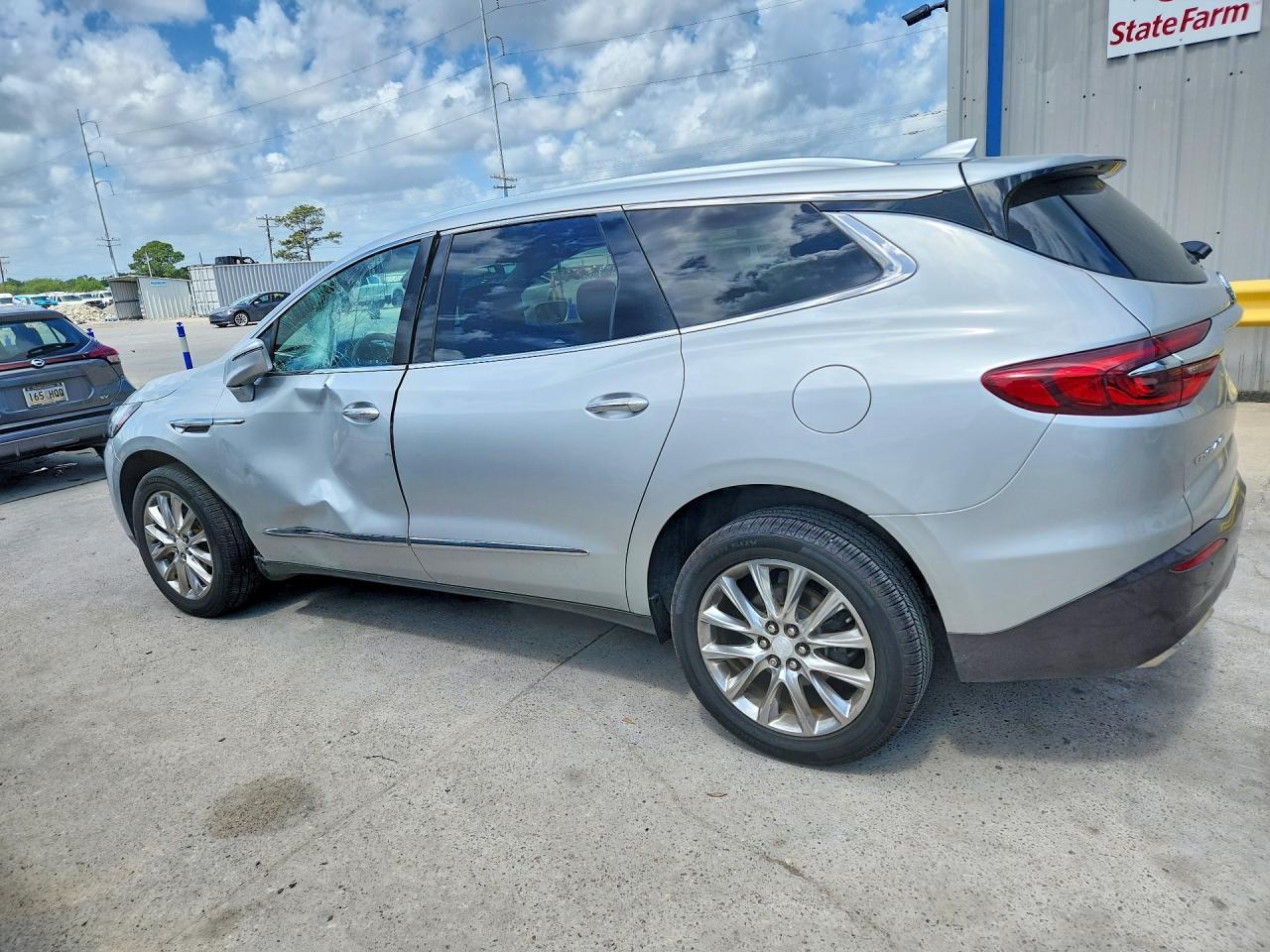 2019 Buick Enclave Essence - Image 2