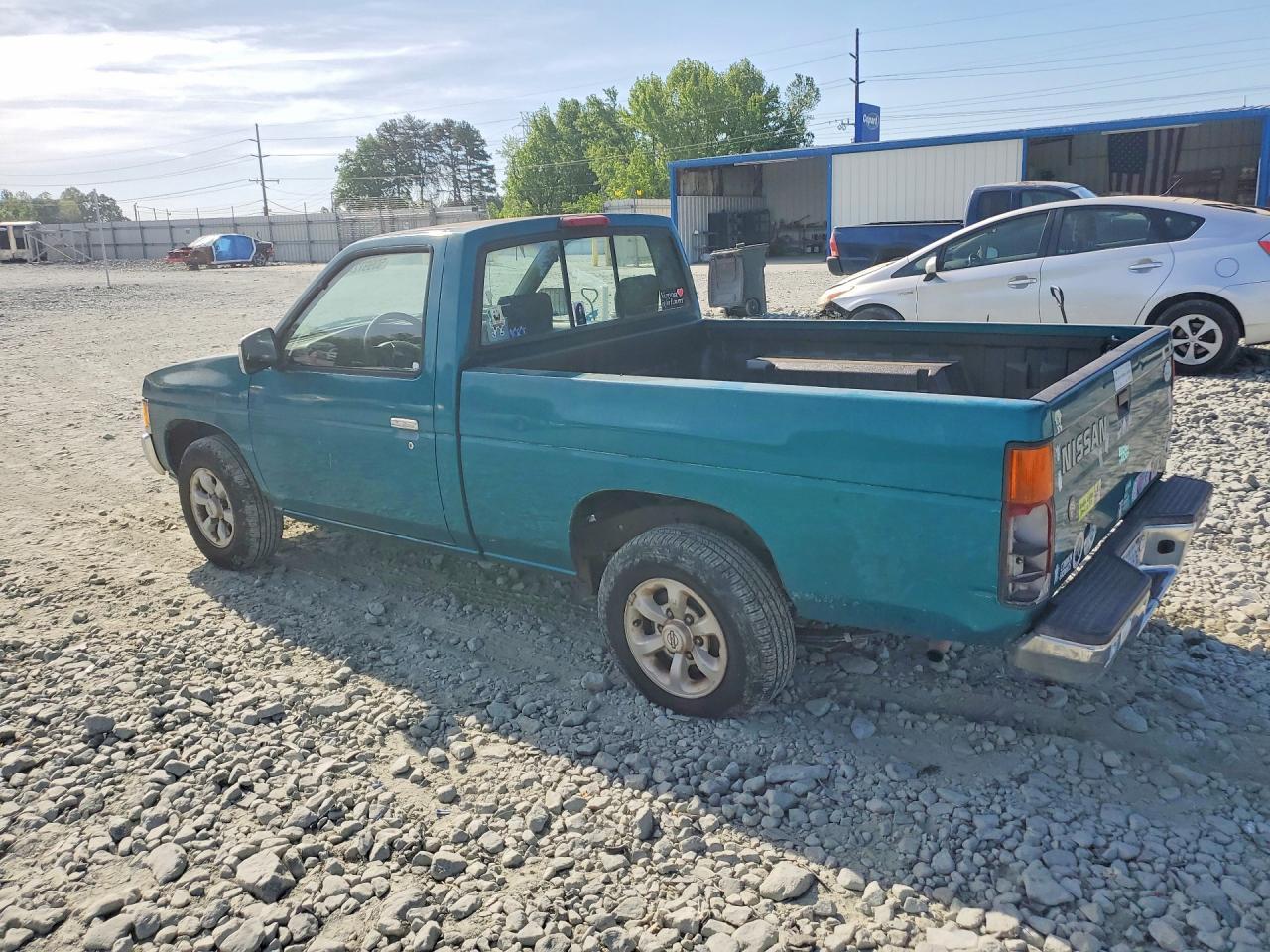 1997 Nissan Truck Base - Фото 2