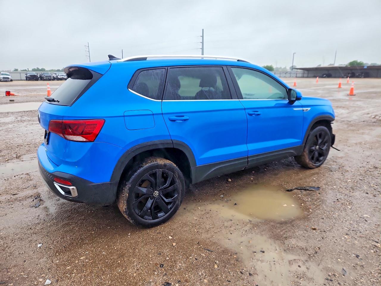 2023 Volkswagen Taos Se - Фото 3