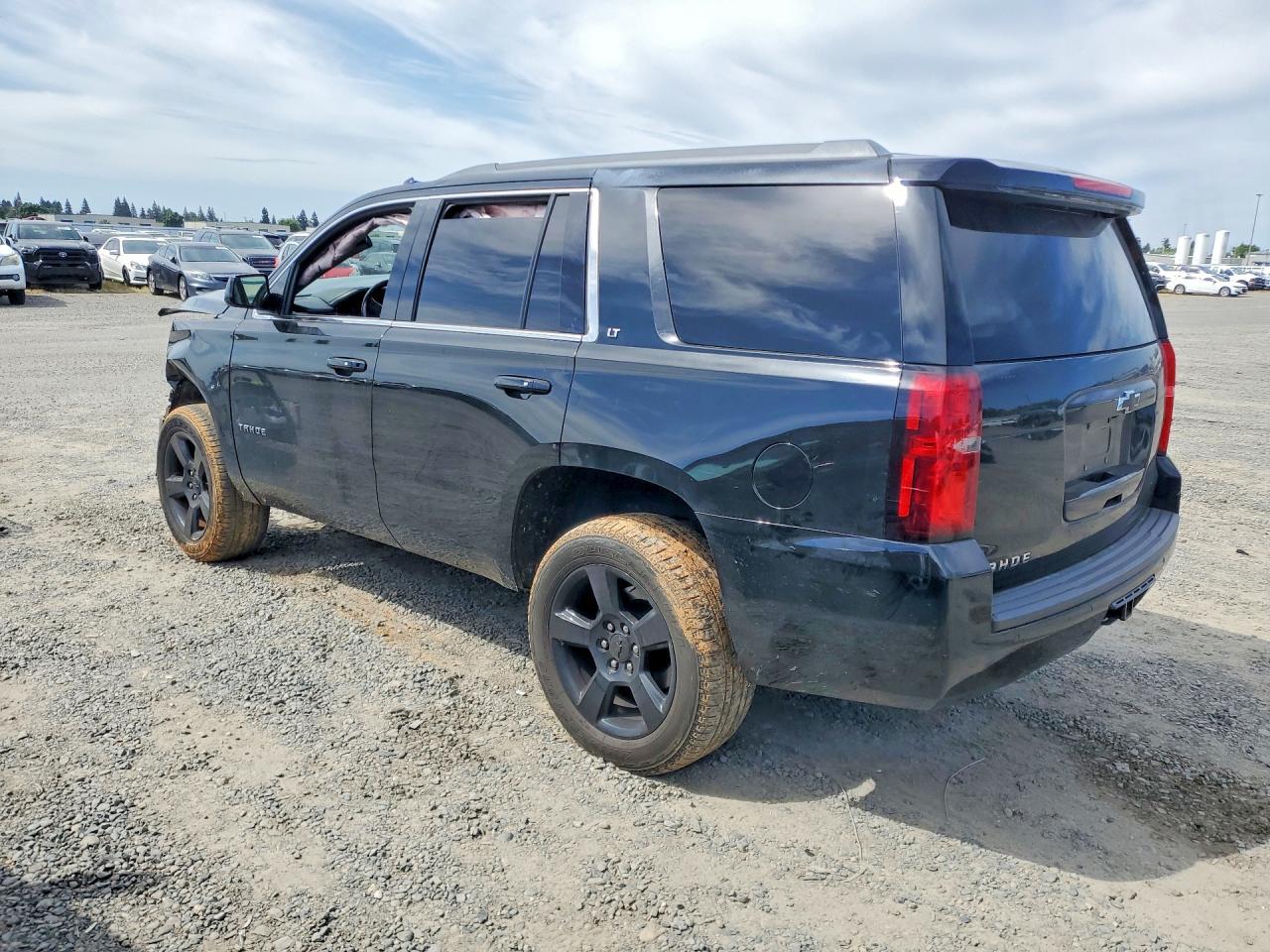 2017 Chevrolet Tahoe K1500 Lt - Фото 2