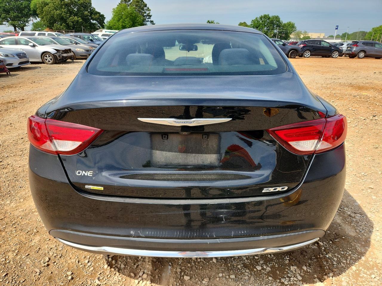 2016 Chrysler 200 Limited - Image 6
