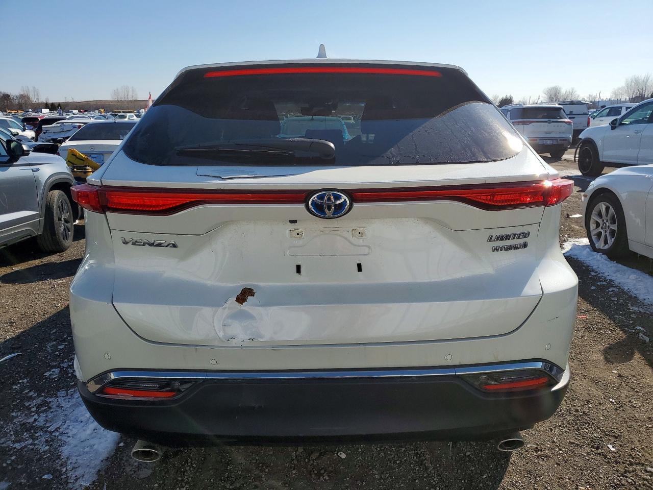 2022 Toyota Venza Le - Фото 6