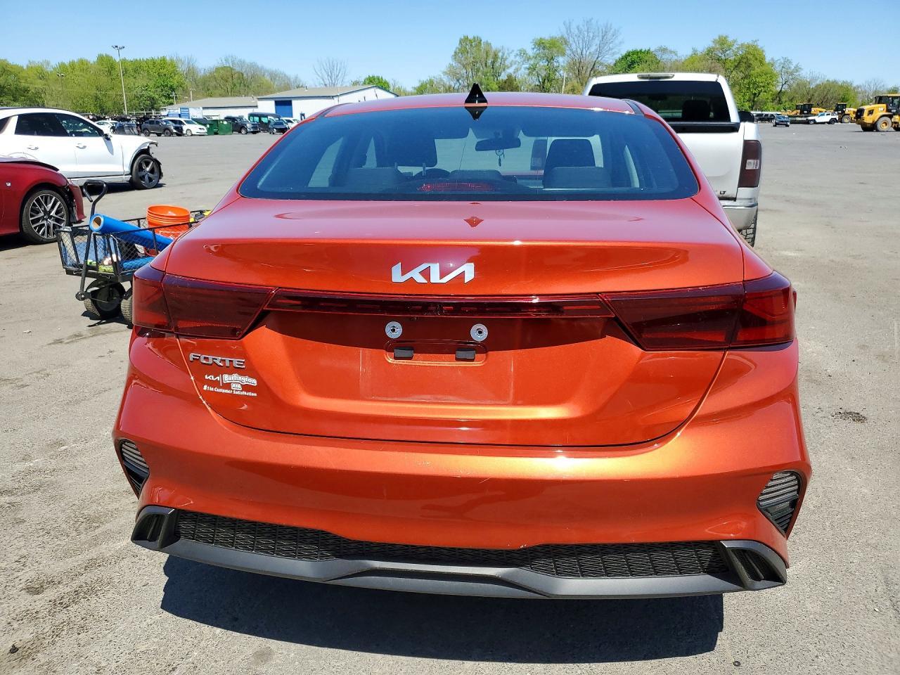 2024 Kia Forte Lxs - Image 6