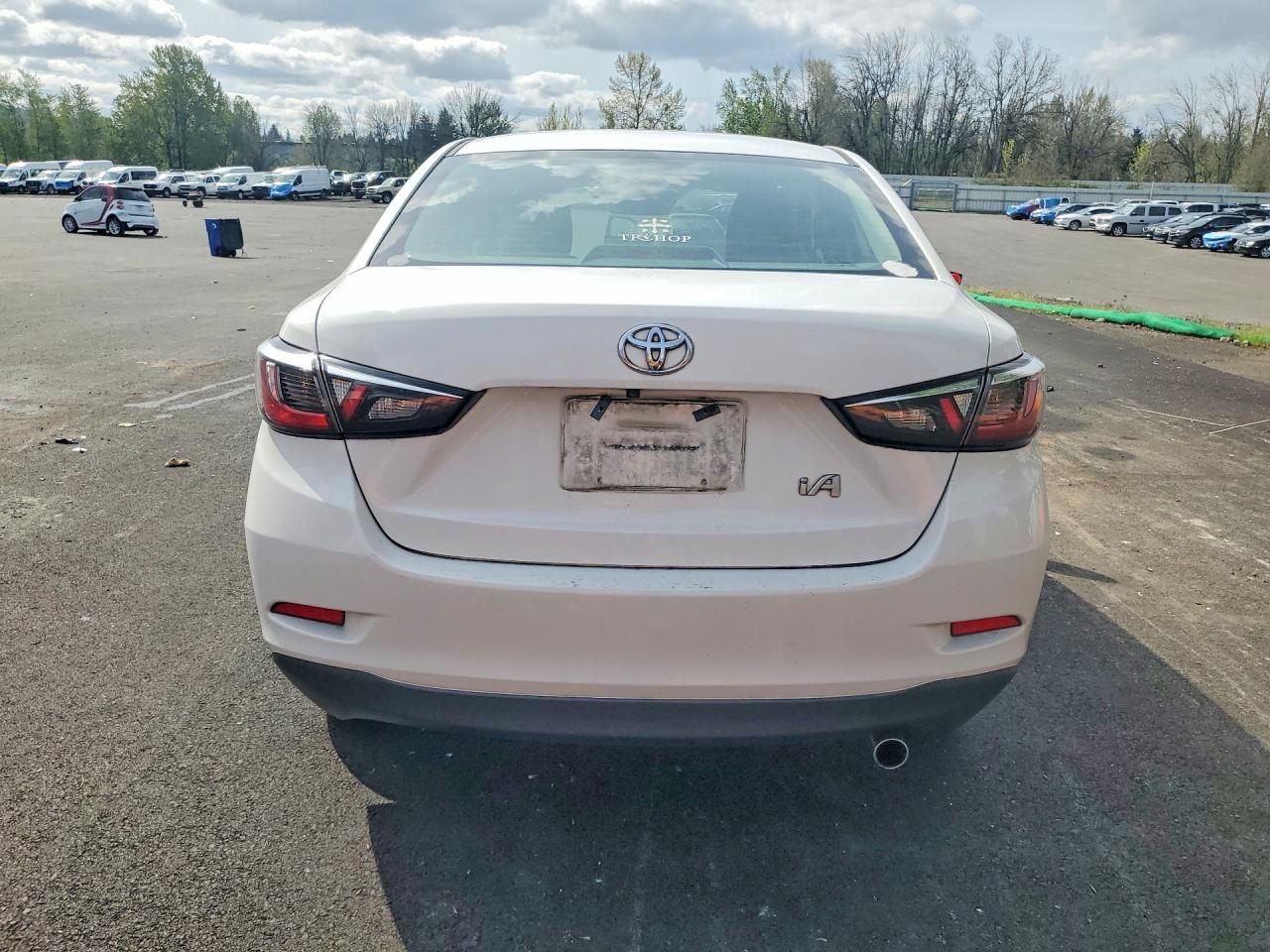 2017 Toyota Yaris Ia Base - Фото 6