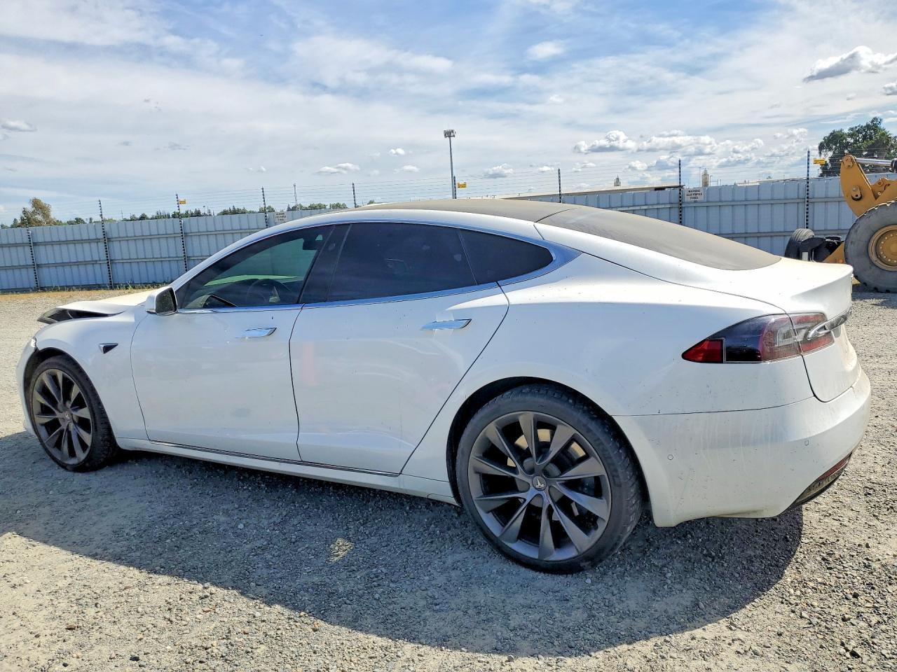 2021 Tesla Model S - Фото 2
