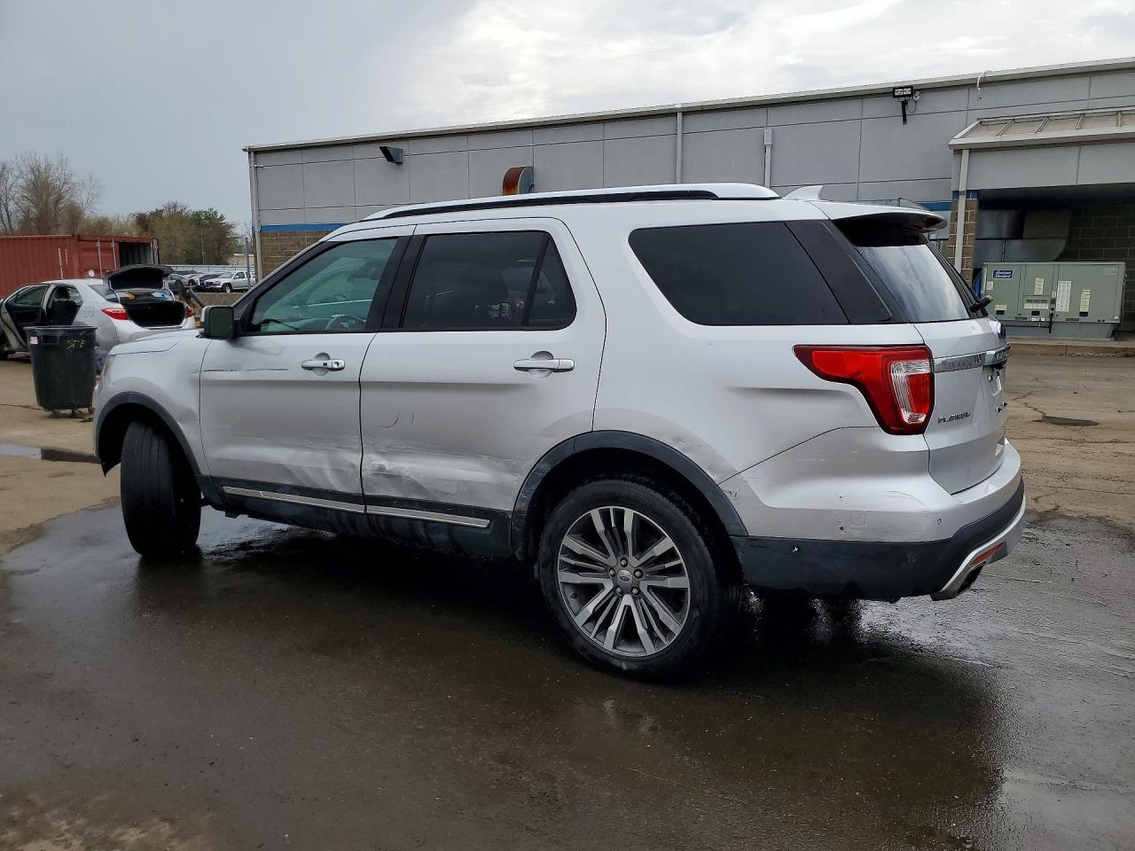 2017 Ford Explorer Platinum - Фото 2