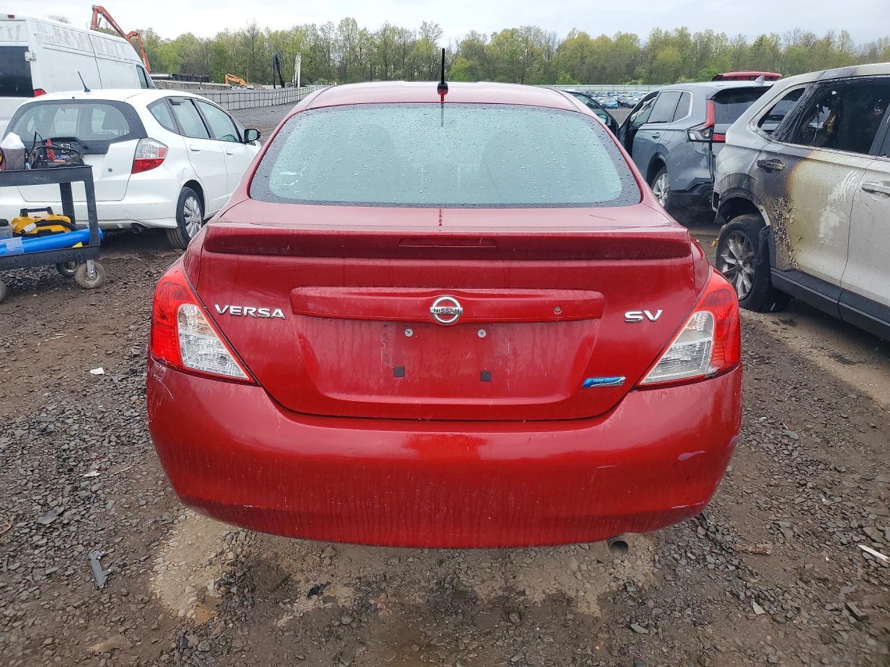 2013 Nissan Versa 1.6 S - Image 6