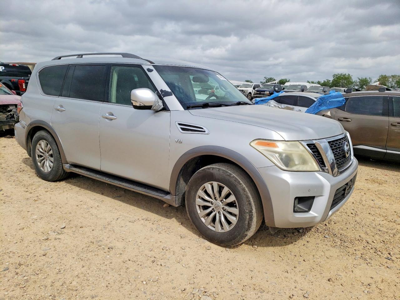 2017 Nissan Armada Sv - Image 4