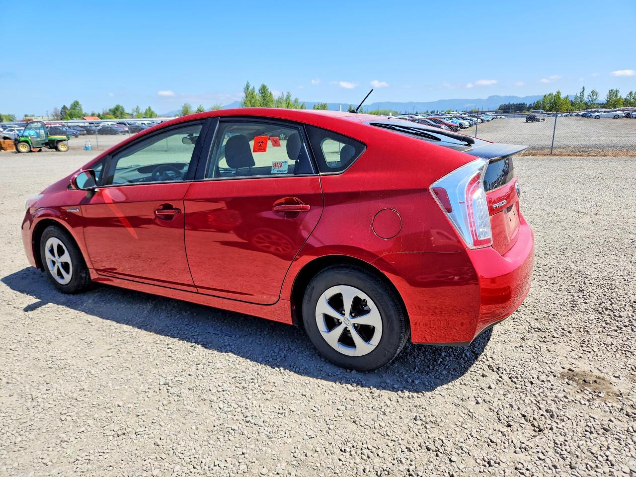 2013 Toyota Prius Two - Фото 2