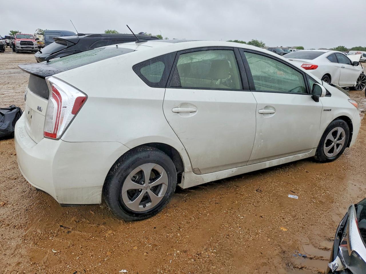 2015 Toyota Prius Three - Фото 3