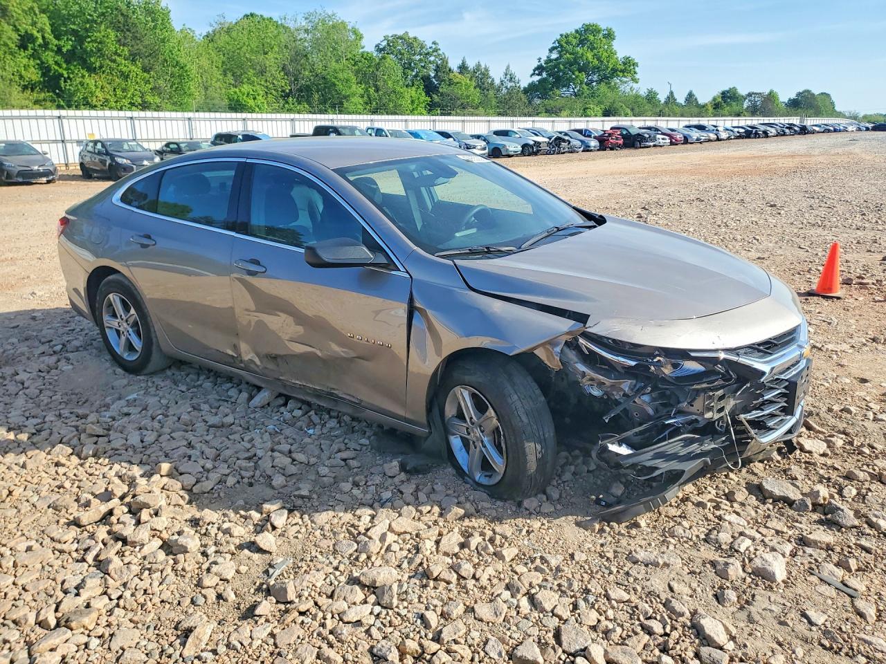 2022 Chevrolet Malibu Ls - Фото 4