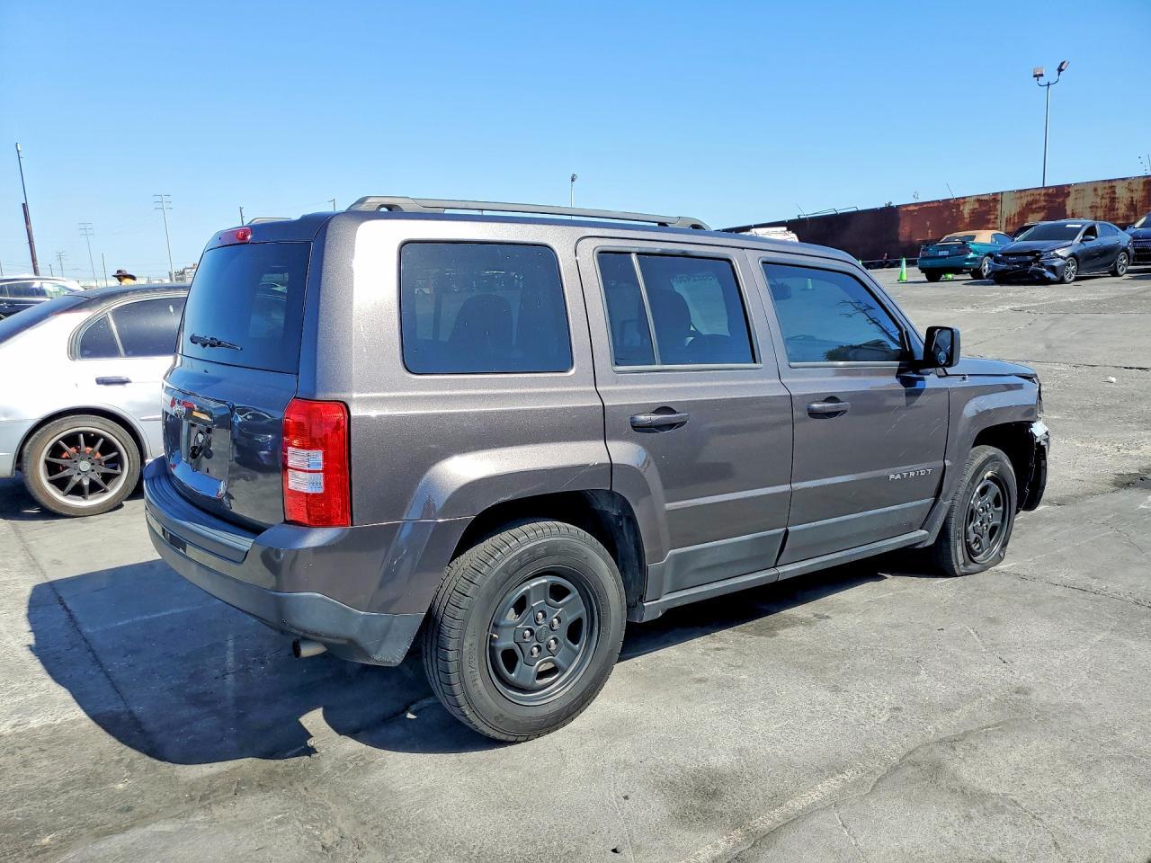 2016 Jeep Patriot Sport - Фото 3