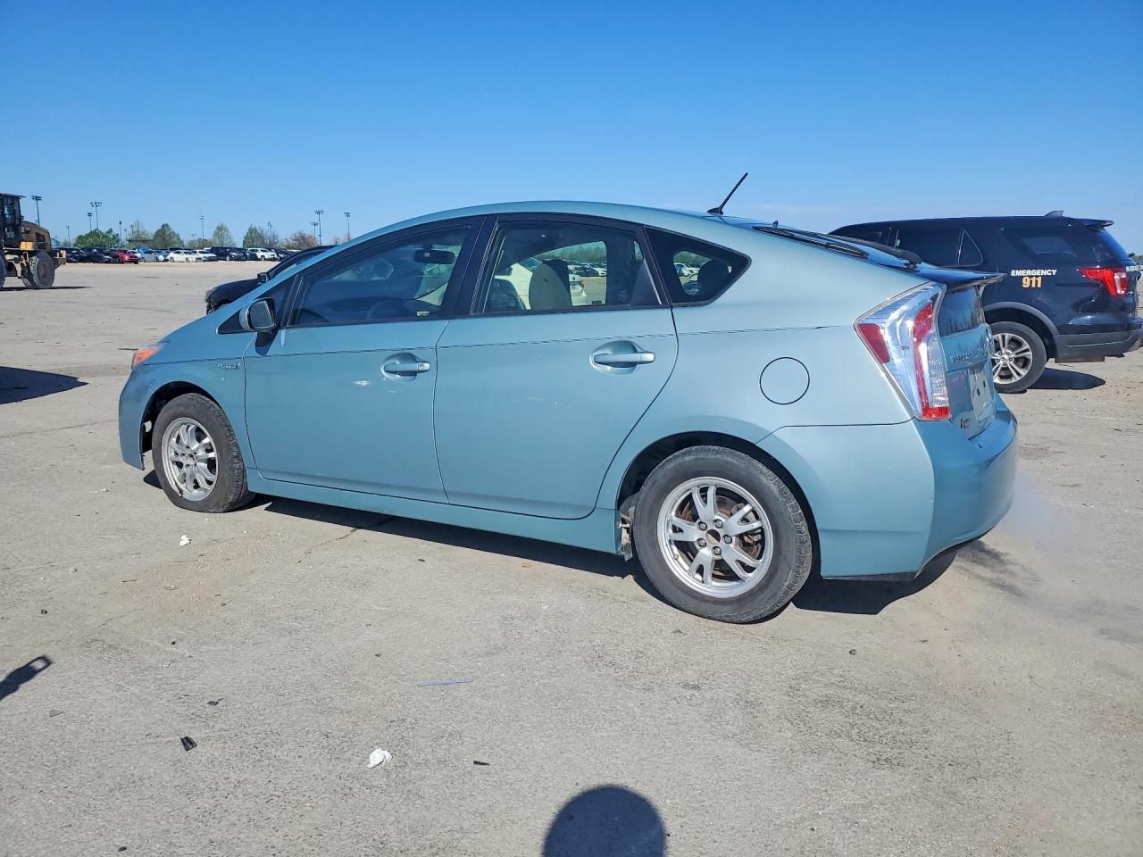 2013 Toyota Prius Two - Фото 2