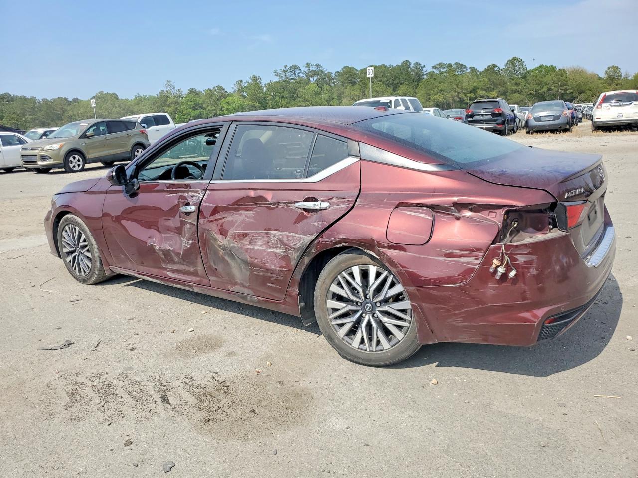 2023 Nissan Altima Sv - Image 2