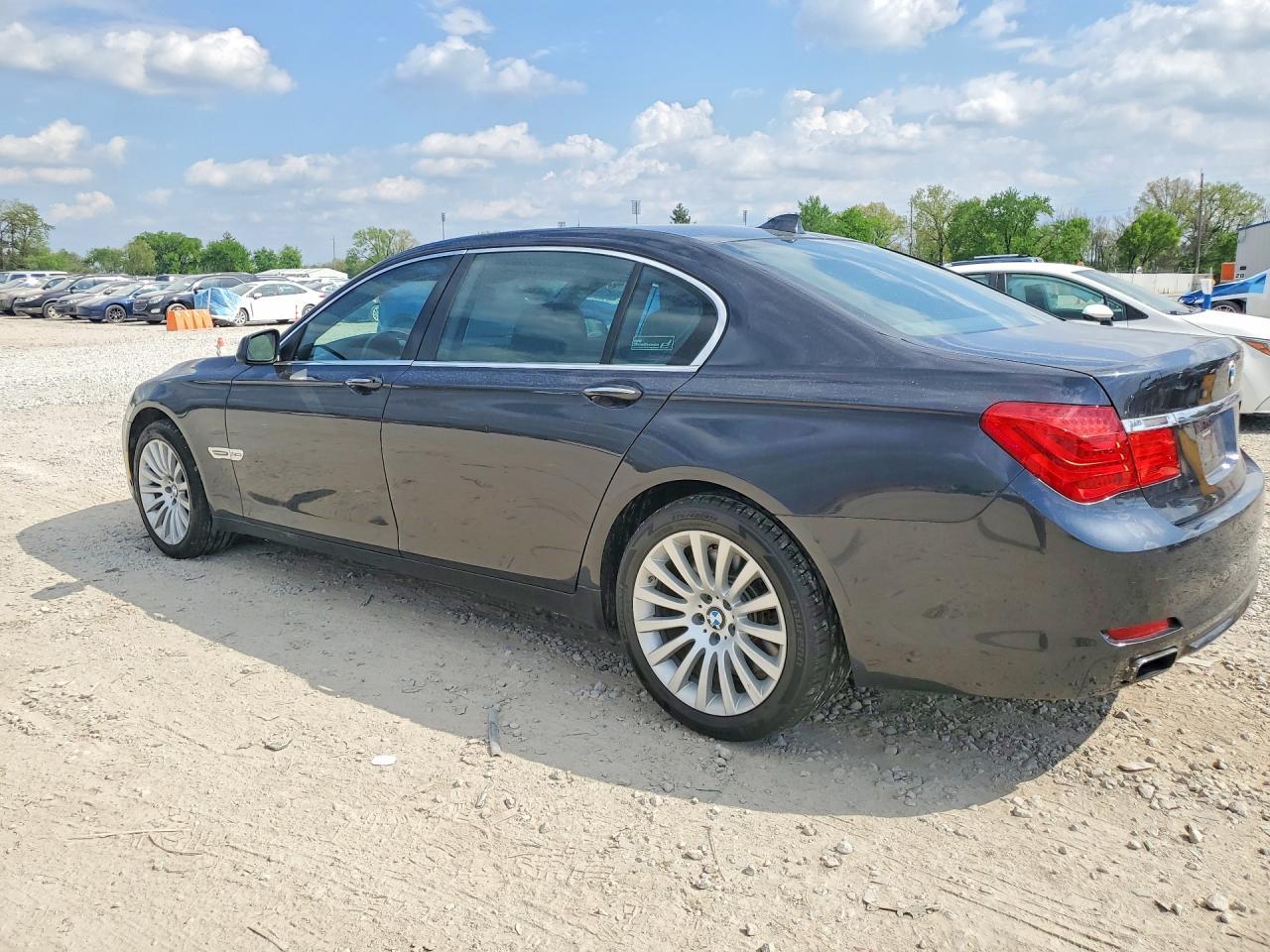 2011 BMW 750 Lxi - Фото 2