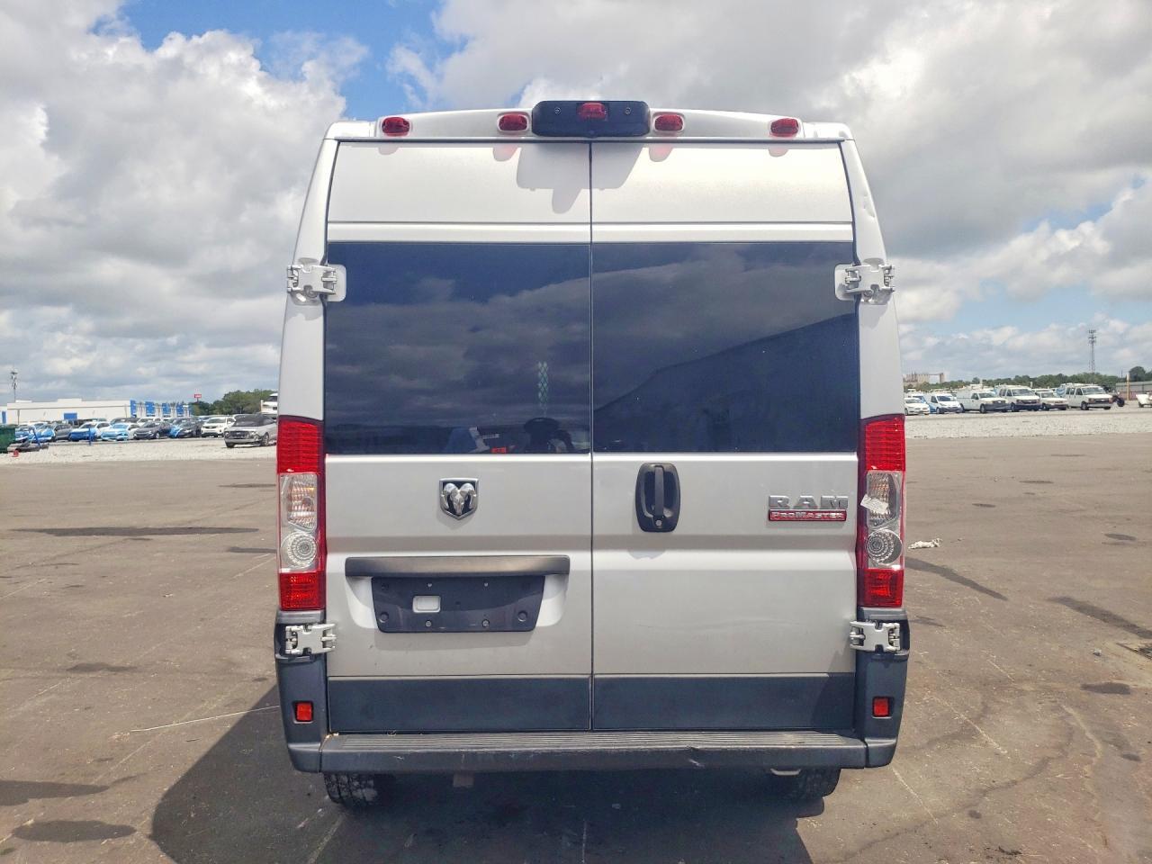 2019 Ram Promaster 1500 Delivery Van - Фото 6