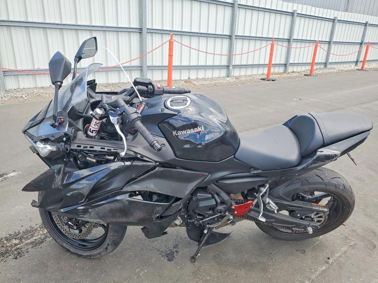 2025 Kawasaki Ex650 R - Фото 3