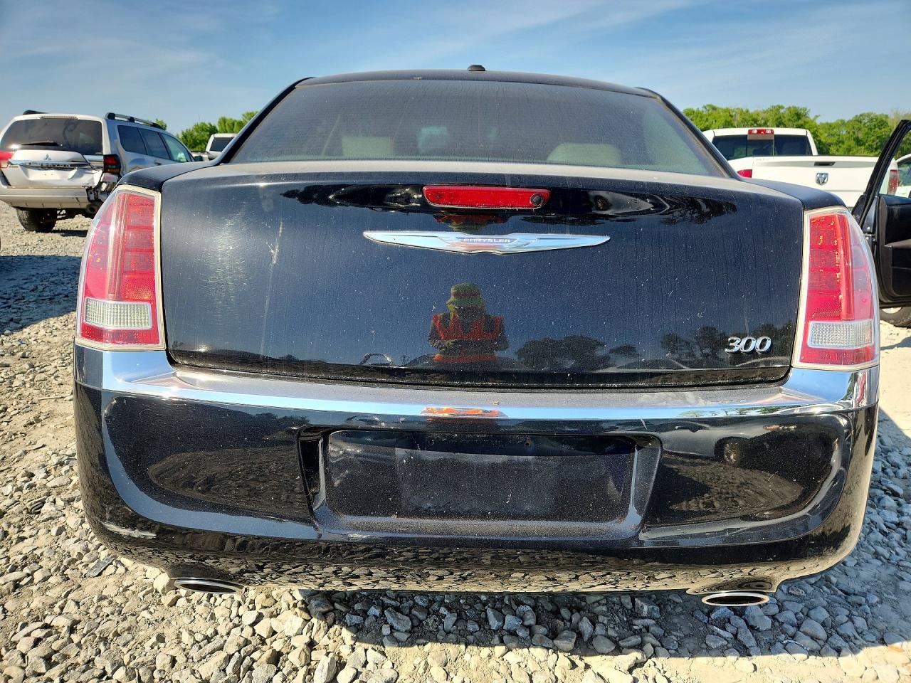2014 Chrysler 300 - Image 6