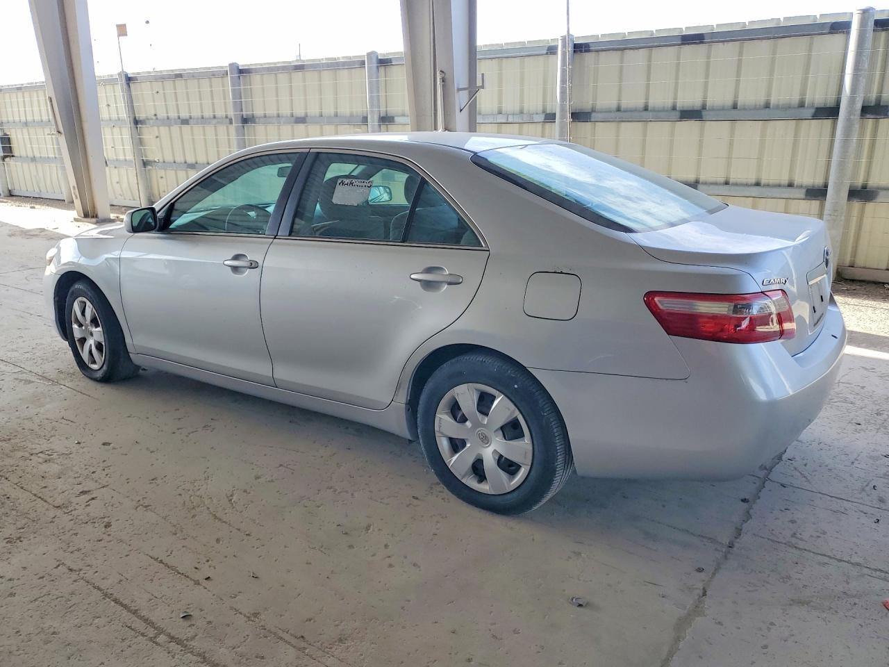 2007 Toyota Camry Le - Image 2