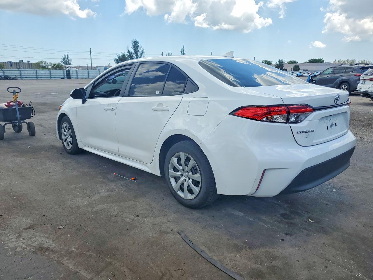 2023 Toyota Corolla Le - Image 2