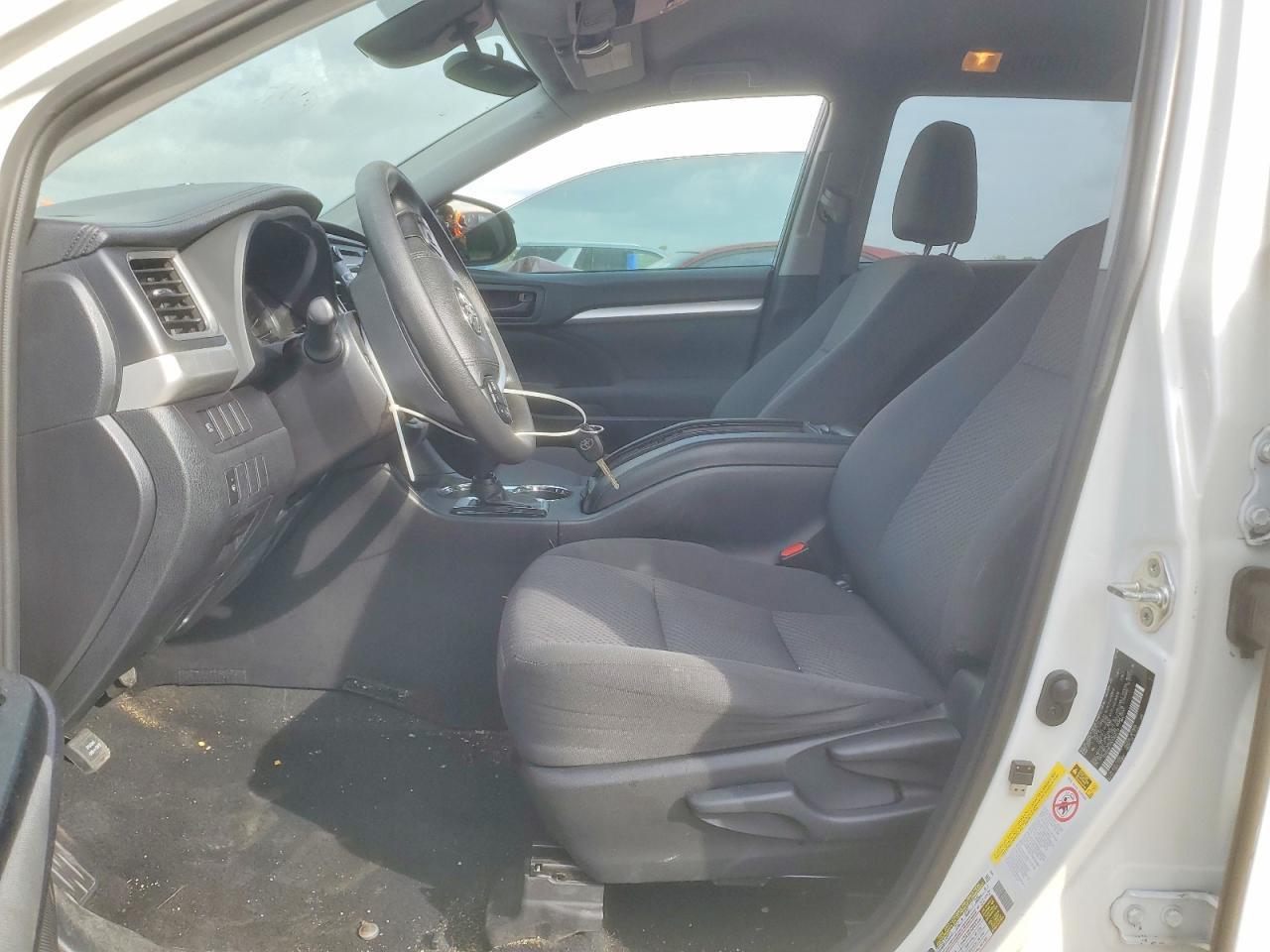 2019 Toyota Highlander Le - Image 7