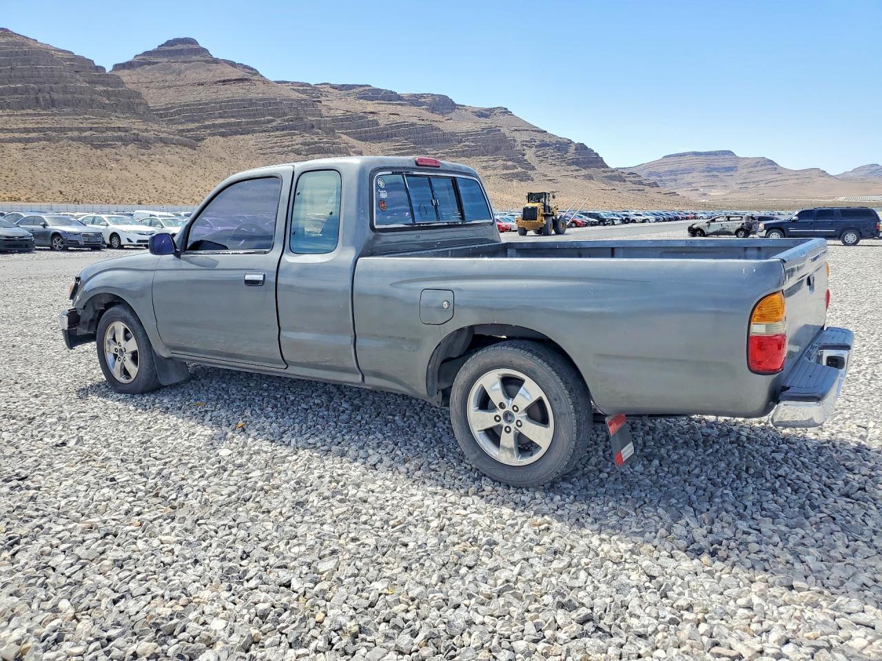 1996 Toyota Tacoma Xtracab - Image 2