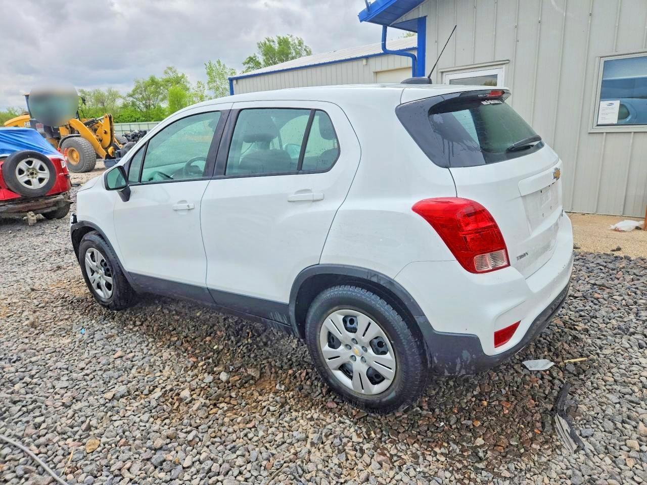 2018 Chevrolet Trax Ls - Фото 2